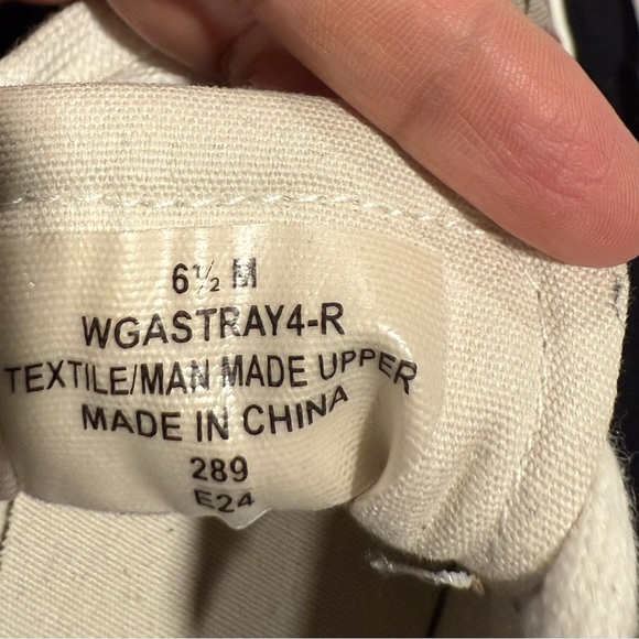 Guess Cream and Tan Casual Sneakers - Picture 6 of 12